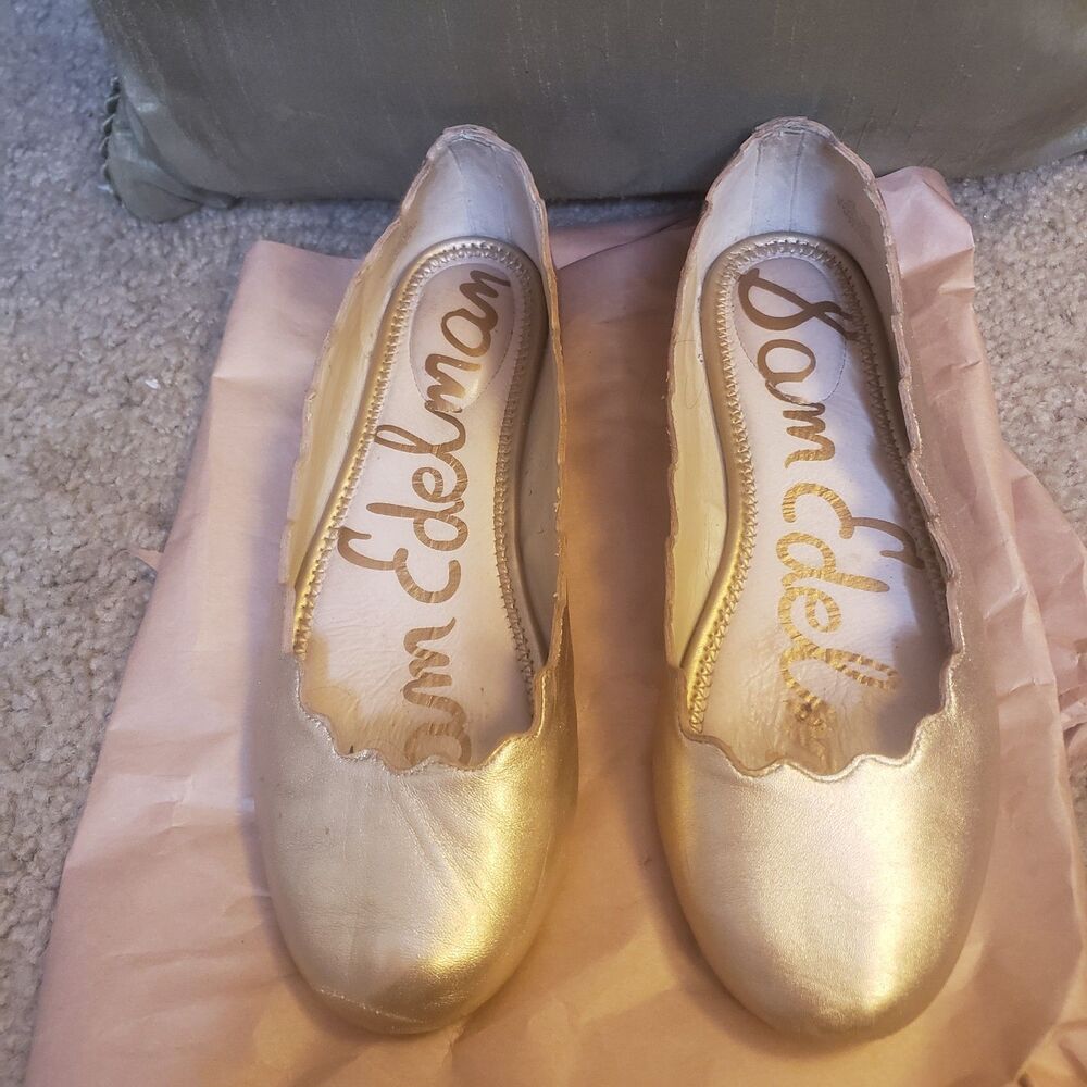Sam Edelman Metallic gold leather ballet flats w distinctive scalloped edge6.5W